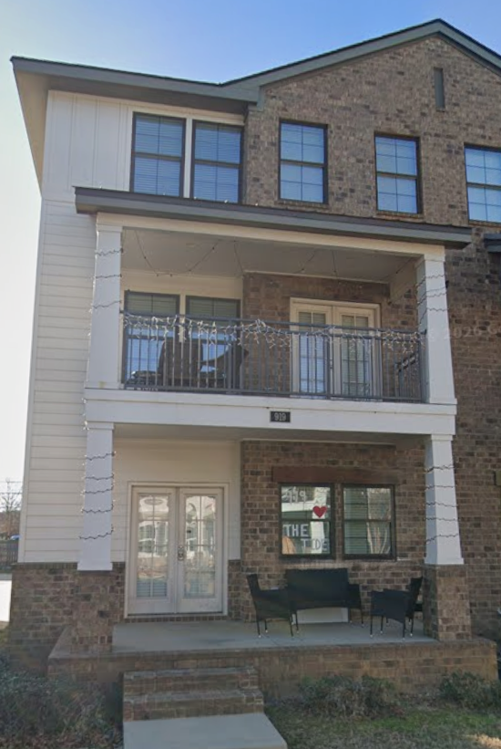 919 Parkview Drive